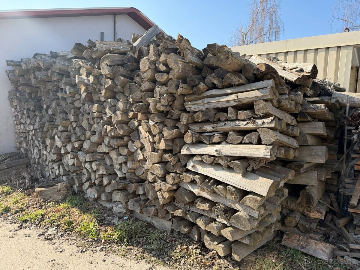 Šťípané smrkové dřevo - 3