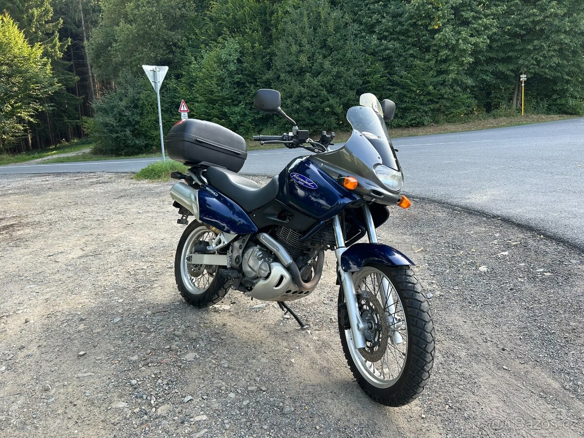 Suzuki XF 650 Freewind
