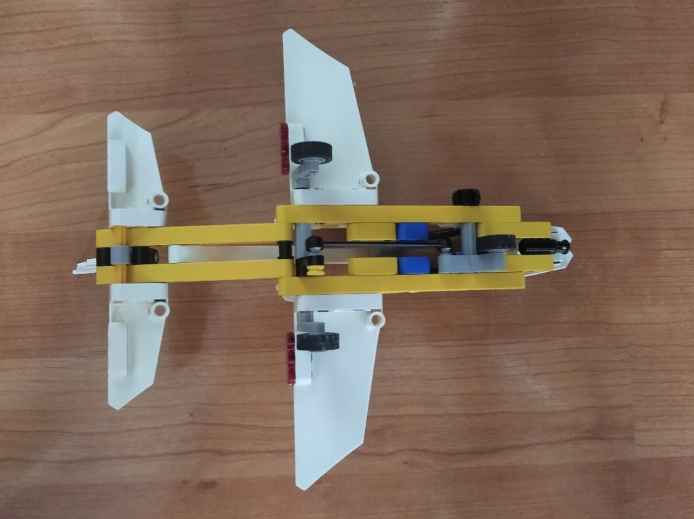 Lego Technic set-42044 - 3