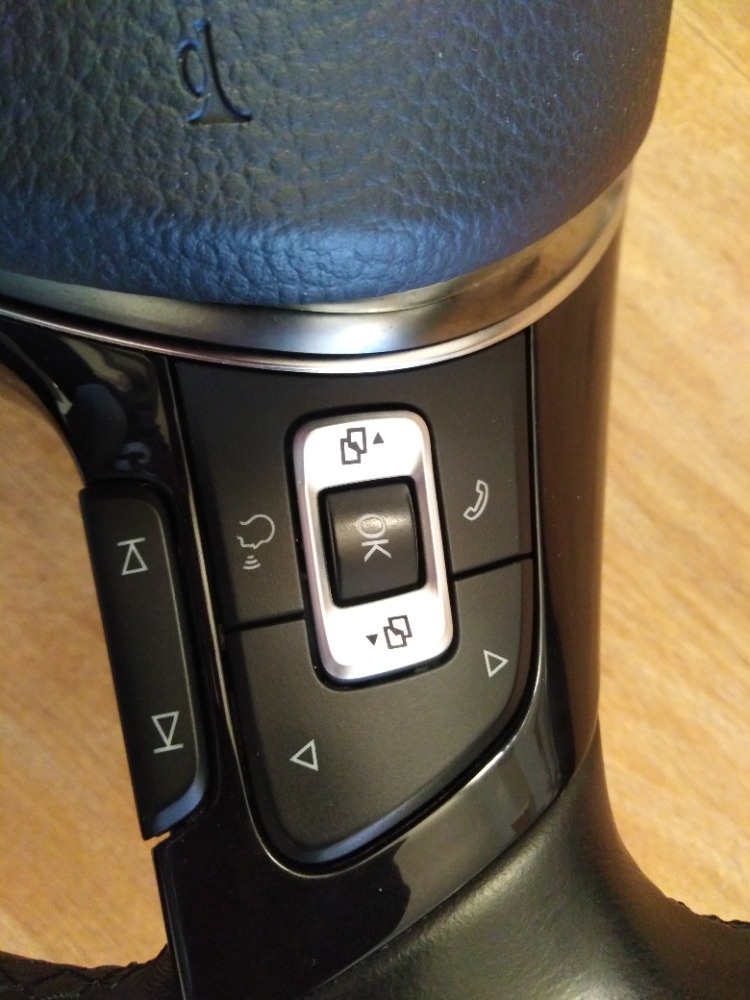 Multifunkční volant + airbag + ŘJ + kabílek Sportsvan 2014 - 3