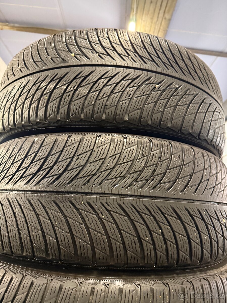 prodám zimní 225/55/18 Michelin - 3