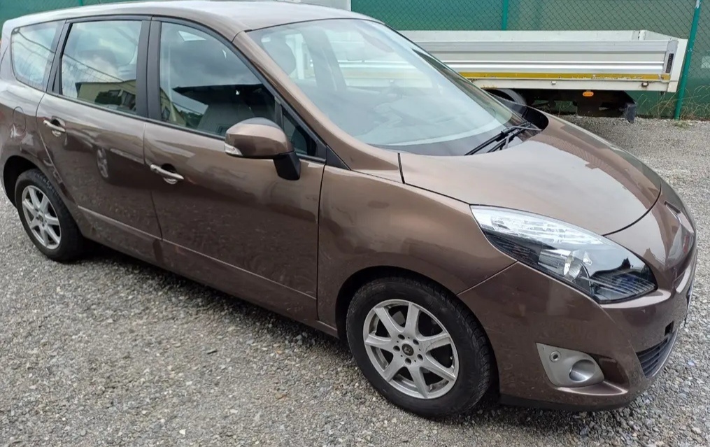 Renault megane grand scenic 1.5.dci - 3
