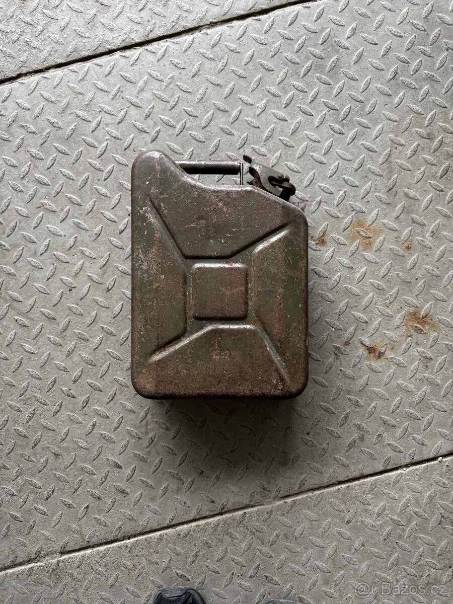 Plechový kanystr 1982 10l - 3