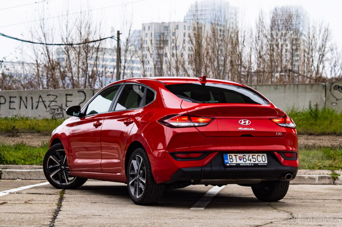 Hyundai i30 Fastback 1.5 T-GDi Family 118kW / TOP STAV / - 3