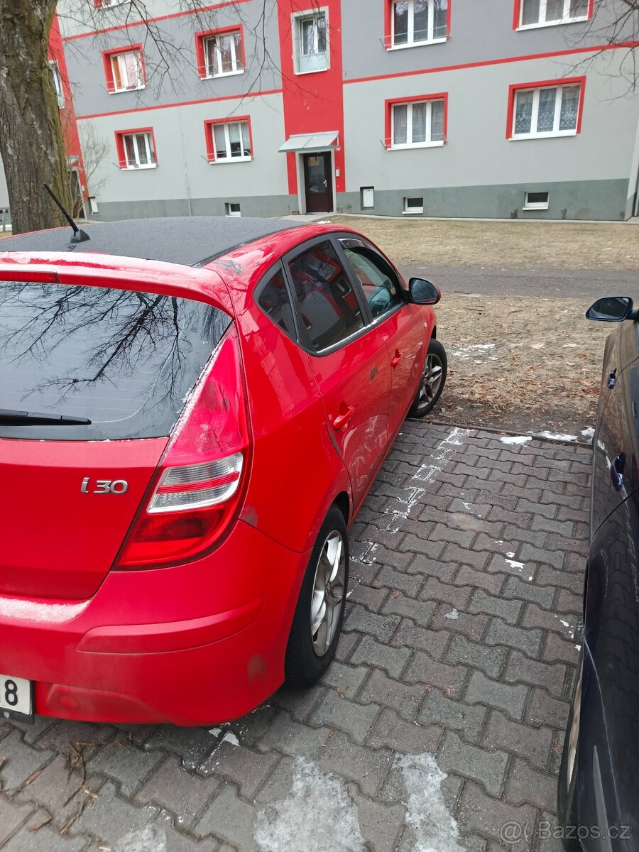 Prodám HYUNDAI i30 - 3