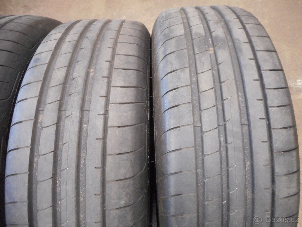 235/65R18 106W - 3