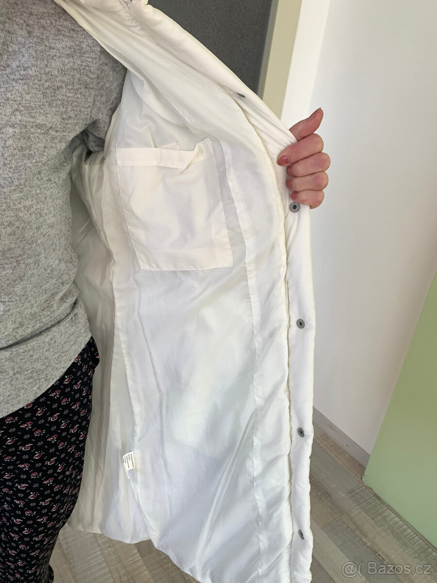 Čistě bílá zimní delší bunda - 3