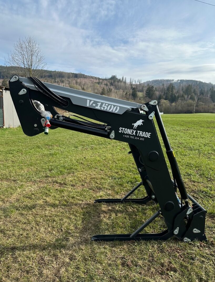 Čelní nakladač HYDRATRAC 1500 - 3