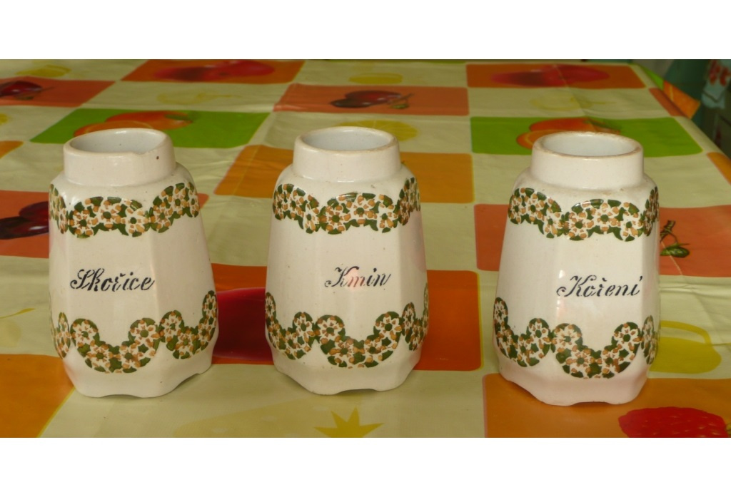 Porcelánové kořenky, polévková mísa, cukřenka - 3