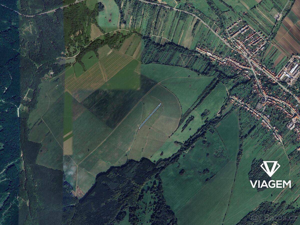 Pole 3 426 m² - 3