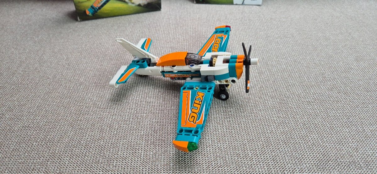 LEGO Technic 42117 Závodní letadlo - 3