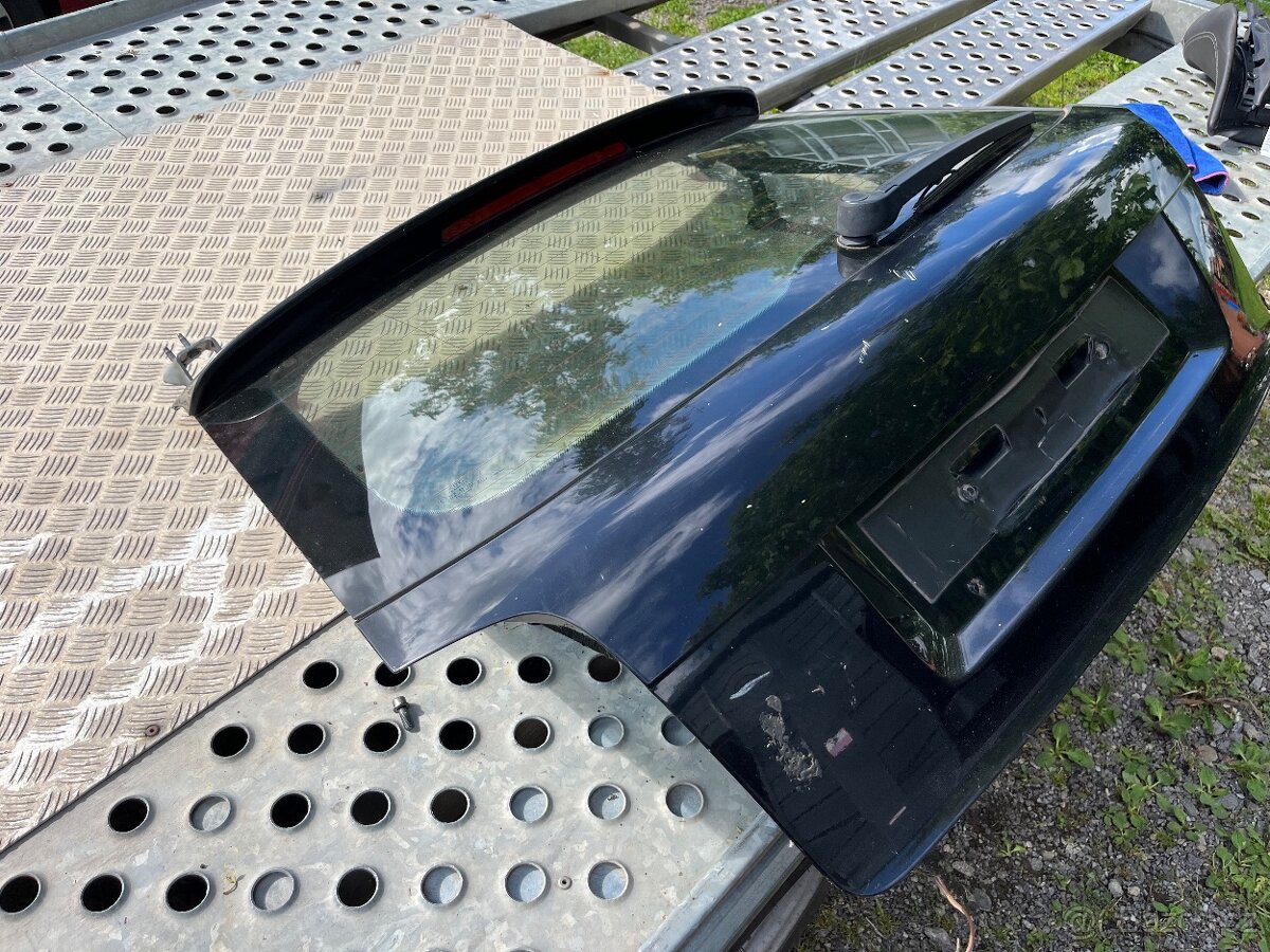 Kufrové dveře Audi A3 8P predface - 3
