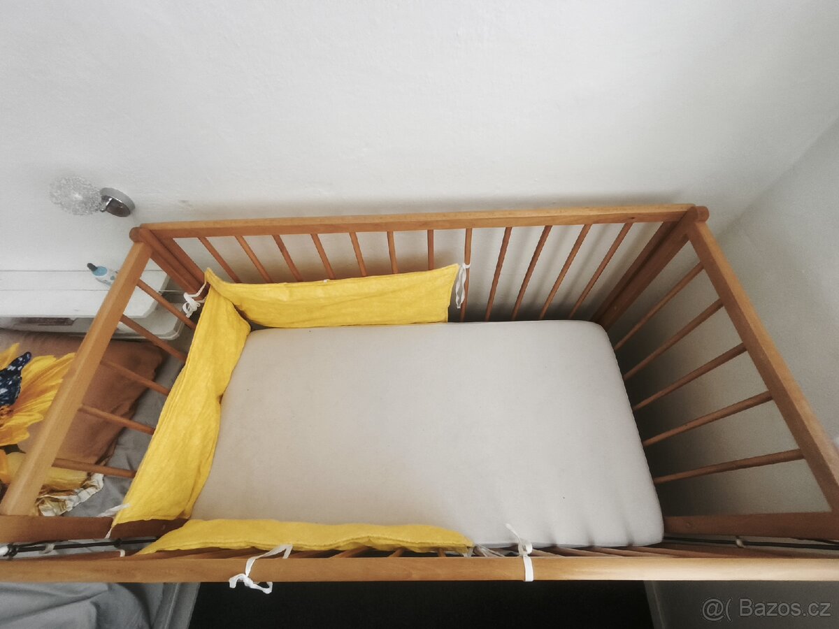 Dětská postýlka, matrace, prostěradla, mantinely - 3