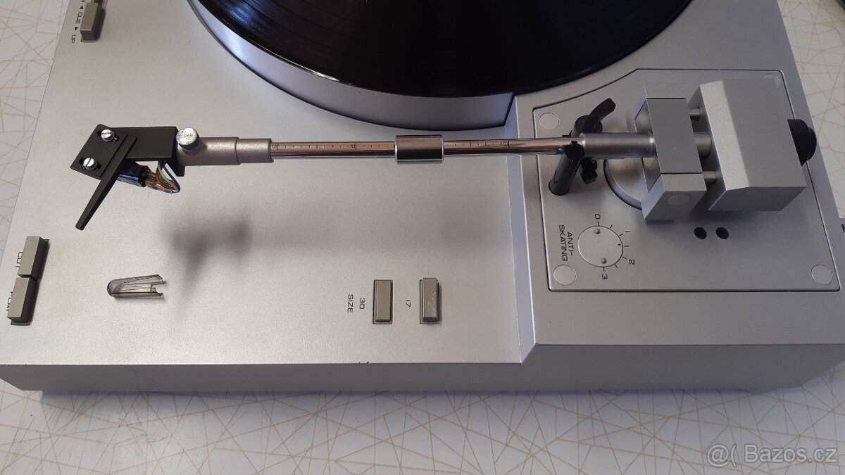 Gramofon YAMAHA YP-7100 - 3