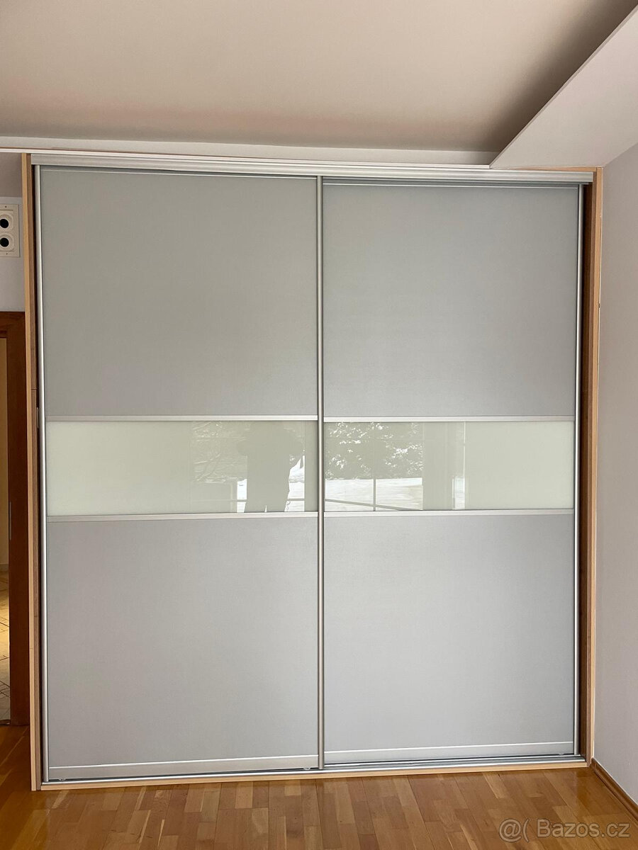 Skříně vestavěné 6 ks - 3