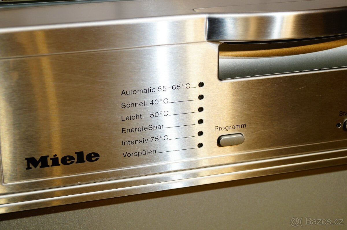 Miele myčka nerezová vestavná G 1142 SCi , tři koše - 3