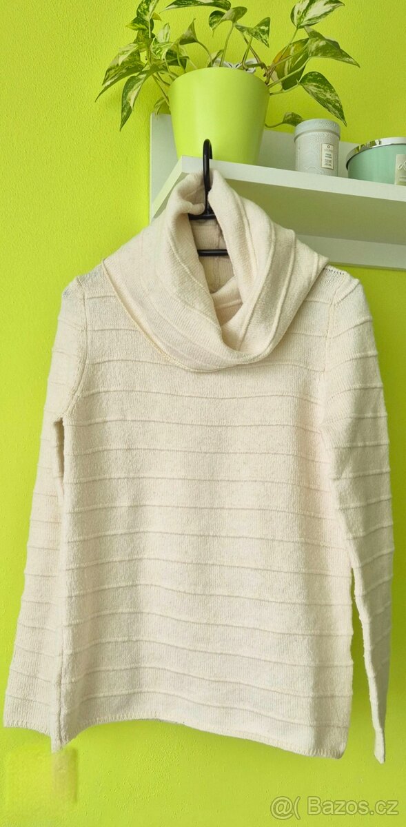 Elegantní dámský svetřík se zlatými nitkami - 3