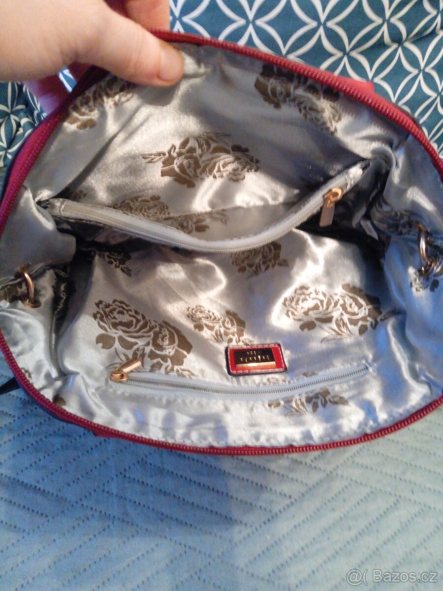 Kabelka černo - červená - 3