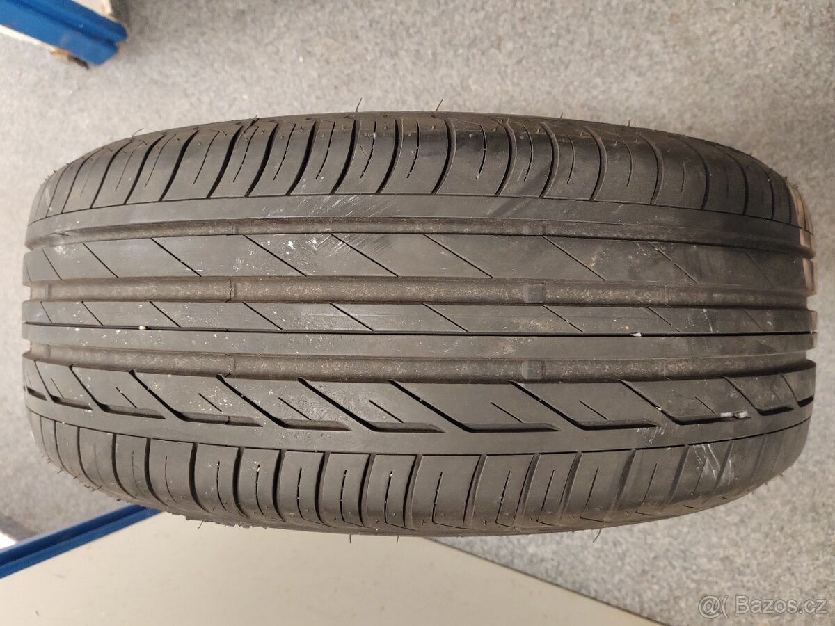 Prodám pneu Bridgestone letní 225/50/18 - 3