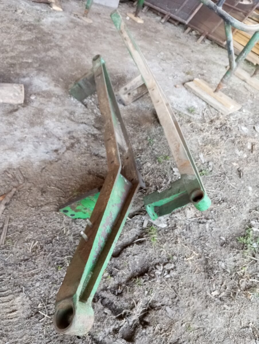 Lesácký rám Zetor super - 3