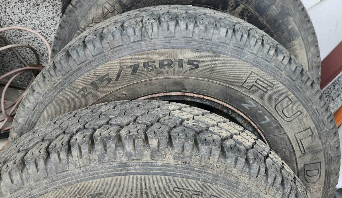 Suzuki Samurai kola - 3