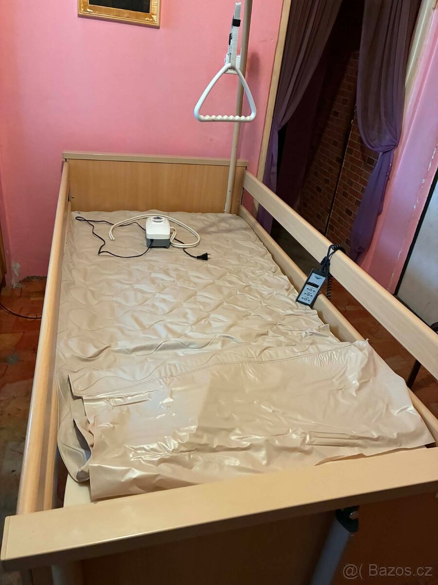Polohovací elektrická postel - 3