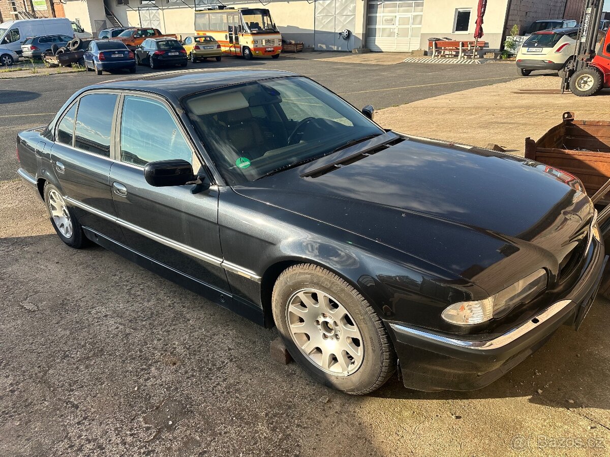 BMW 740i e38 - 3