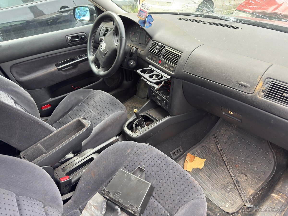 Volkswagen Golf 1.6SR 77kw - 3