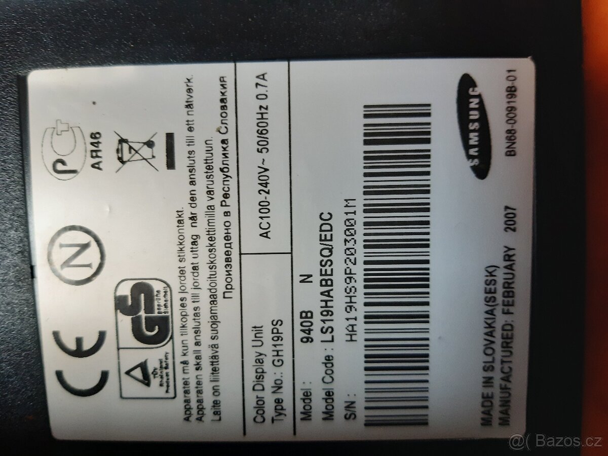 LCD monitor Samsung SyncMaster 940B - 3