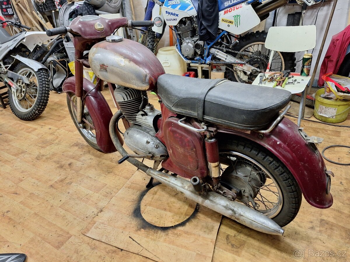 Jawa 250 - 3