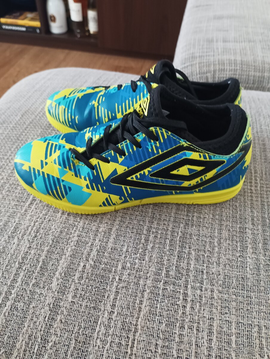 Sálovky Umbro - 3
