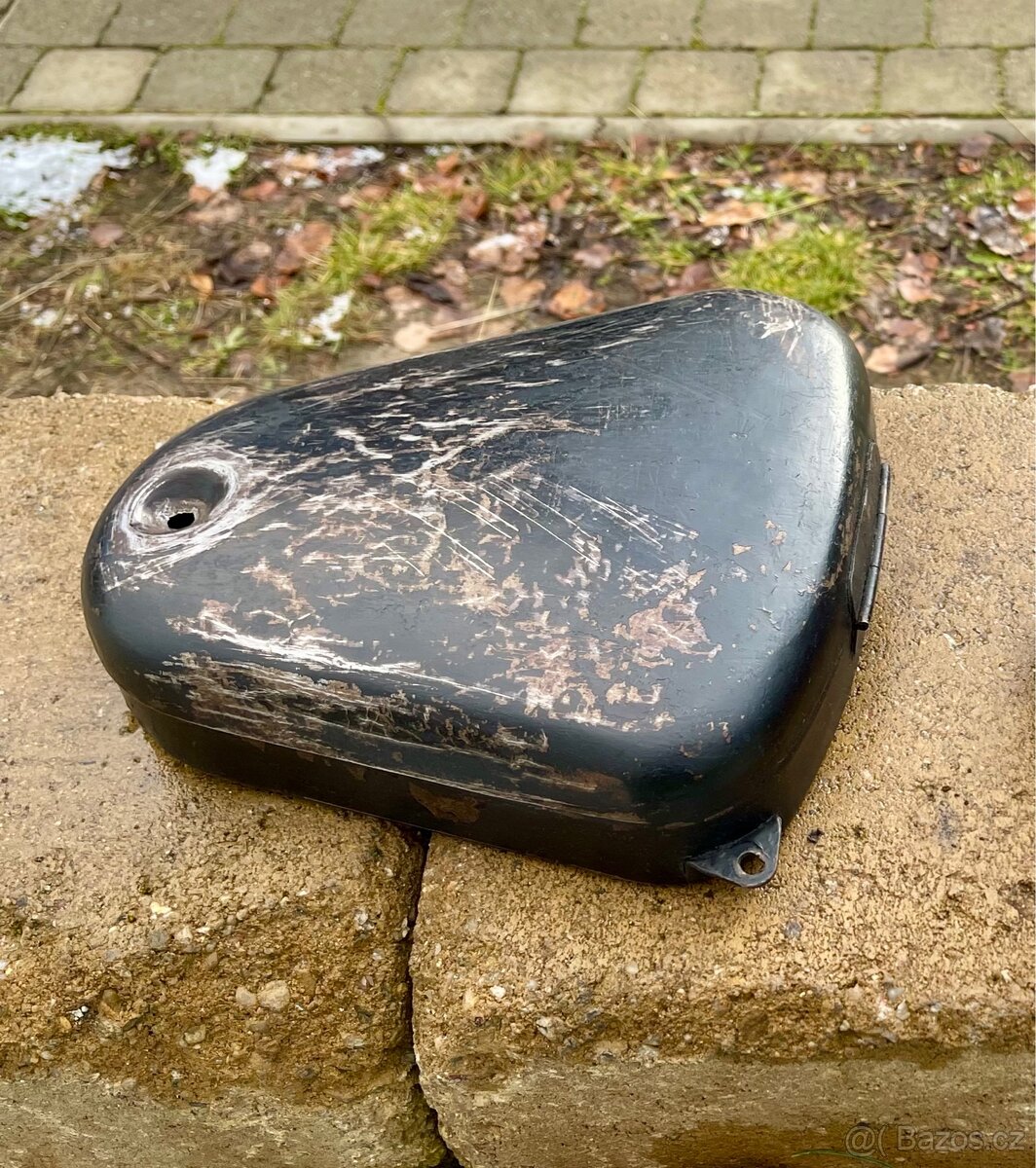 ČZ 125 B T - kastlik nářadí - 3