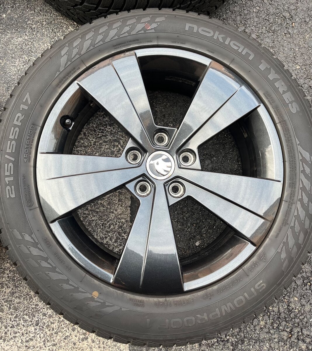 Alu kola 215/55/R17 originál škoda - 3