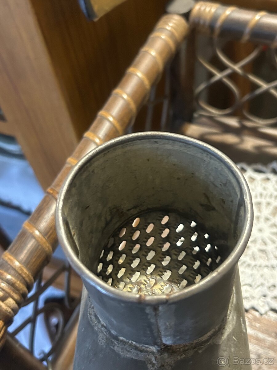 Starý litinový mlýnek „IDA“ – (1880–1920) - 3