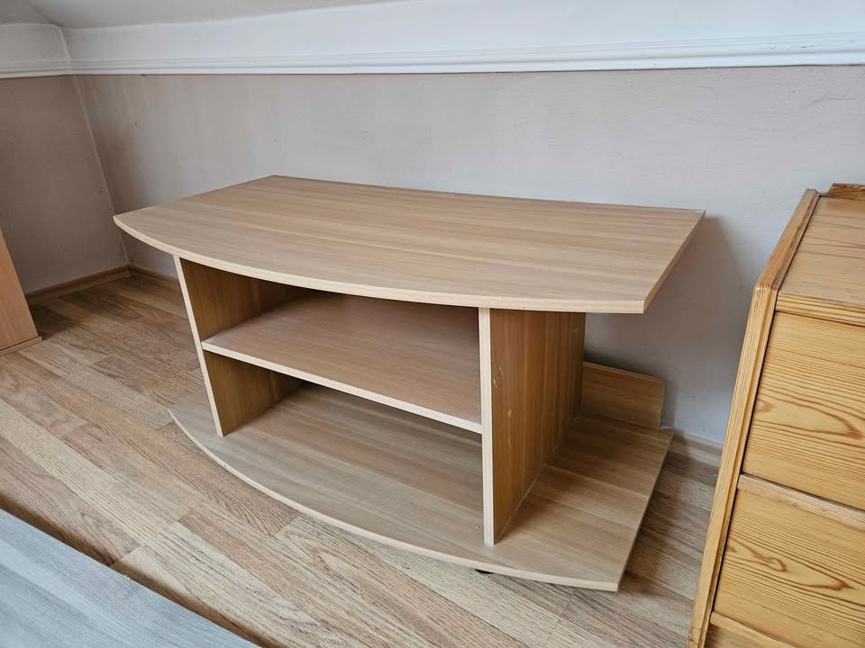 Pojízdný TV stolek - 3