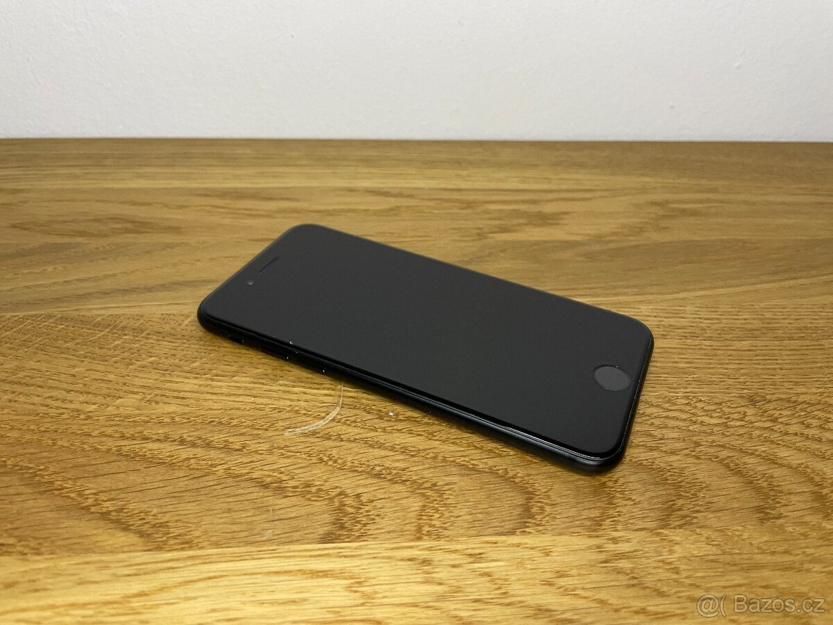 iPhone SE2020 128GB Black - baterie 83% - 3
