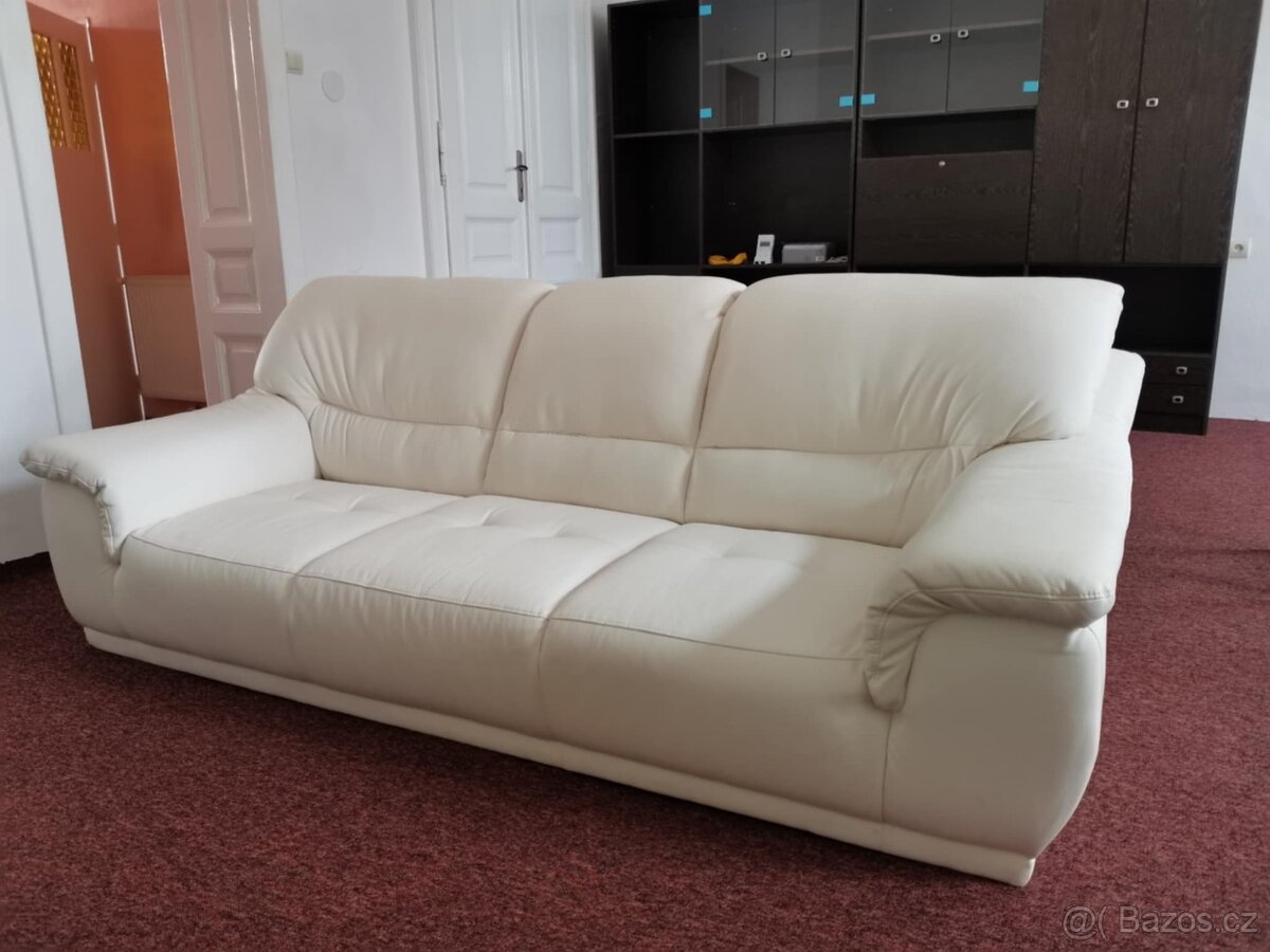 Bílá koženková sedačka - 3