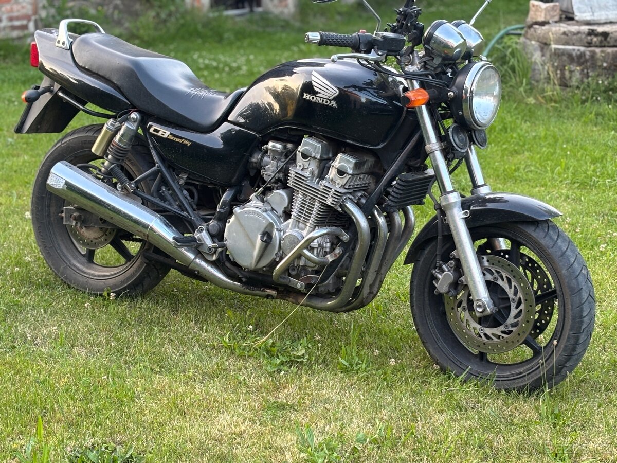 Honda CB 750 SevenFifty - 3