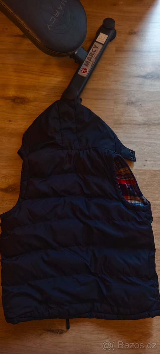 Vesta s kapucí černá - 3