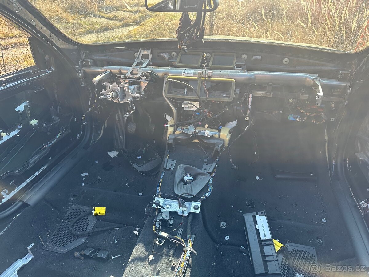 BMW e91 lci díly - 3