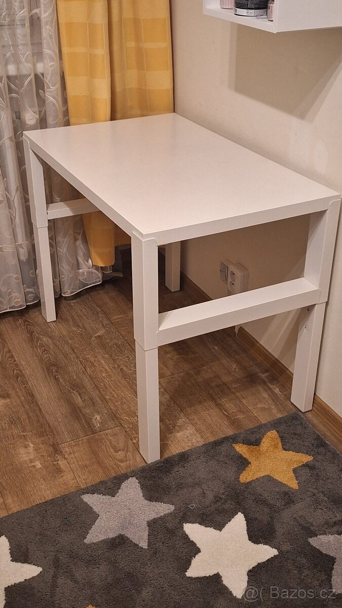 Prodám dětský bílý psací stůl o rozměrech 98 × 58 cm - 3