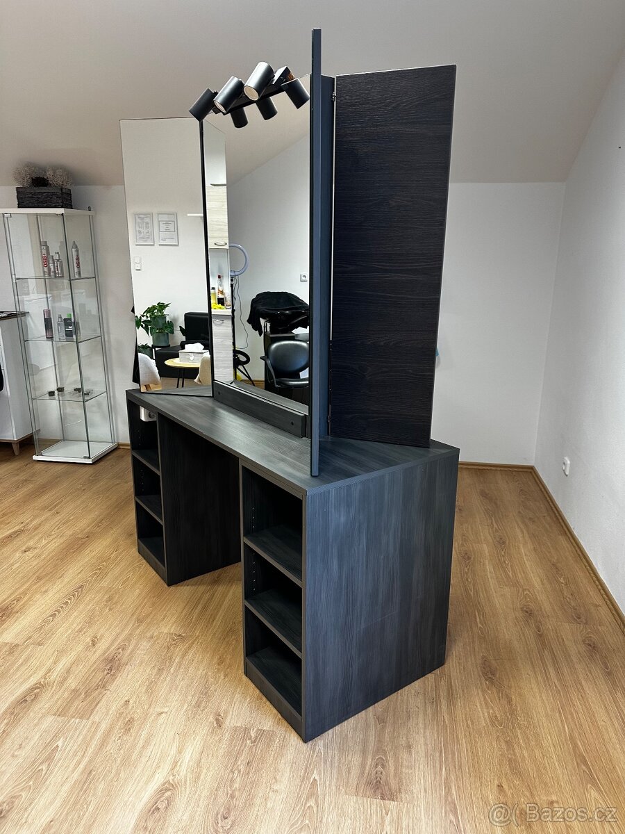 Kadeřnická obsluha - 3