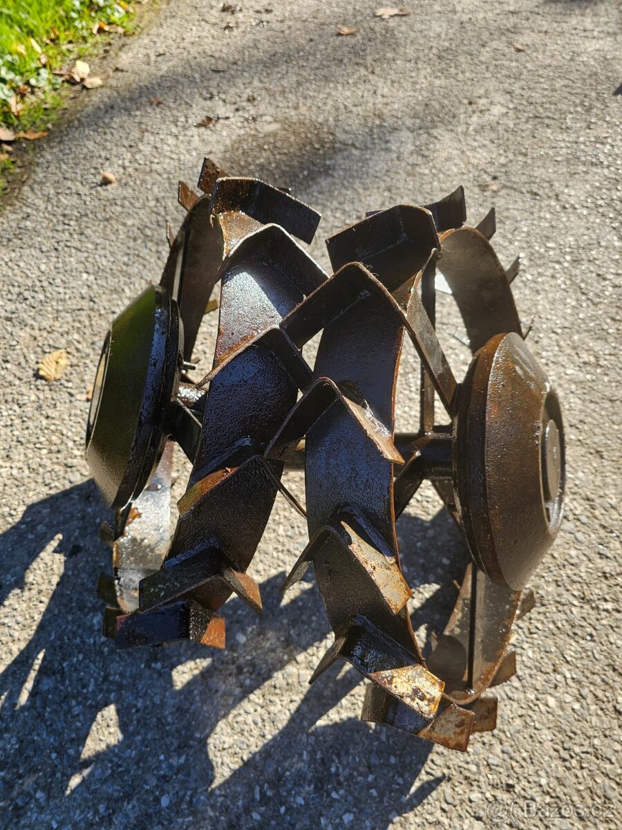 Prodám nářadí na kultivátor Mountfield - 3