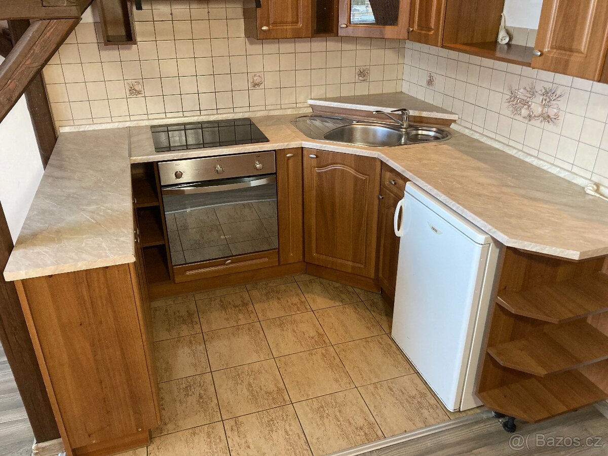 Pronájem bytu 1+kk, ulice Lužická, Olomouc - 3