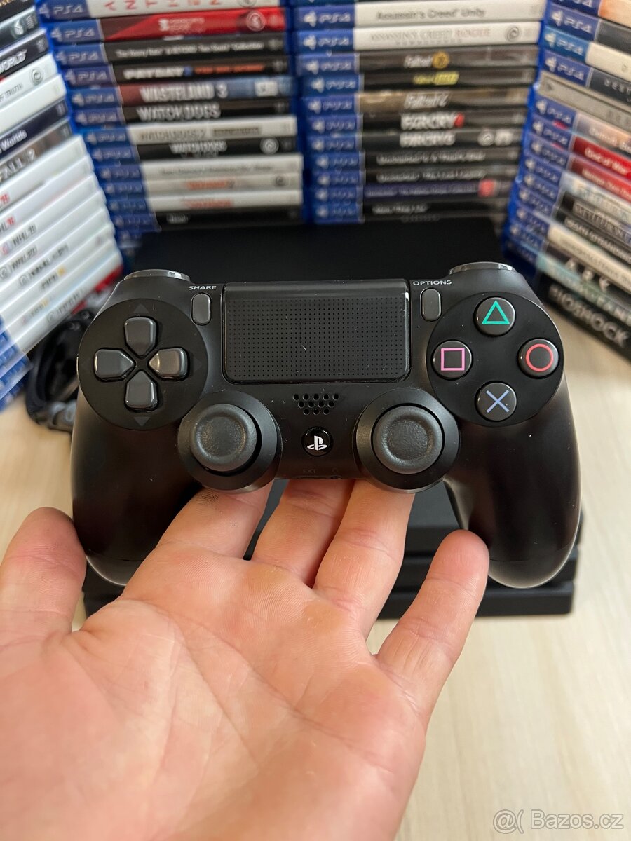 Herní konzole PS4 / PlayStation 4 Pro 1 TB - 3