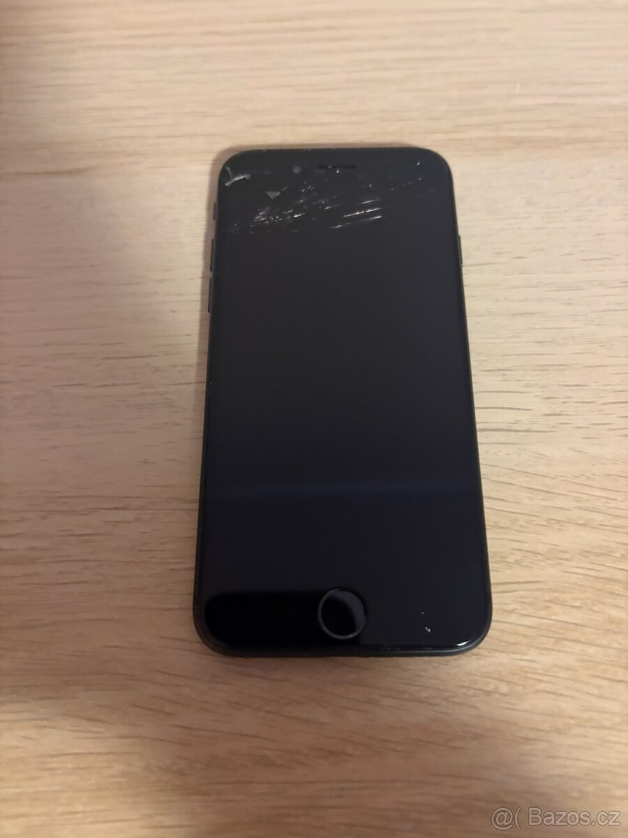 Poškozený Apple iPhone 8 A1905 (64 GB) - 3