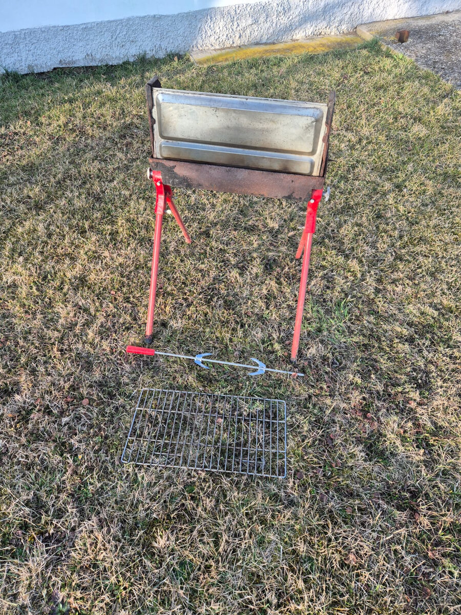 Gril na dřevěné uhlí - 3