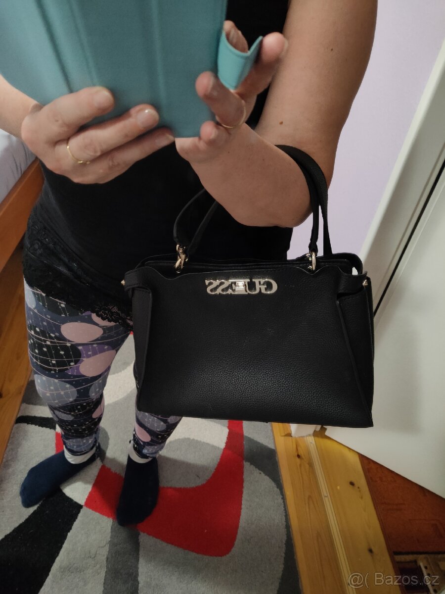 Nádherná kabelka Guess +sukně Zdarma - 3