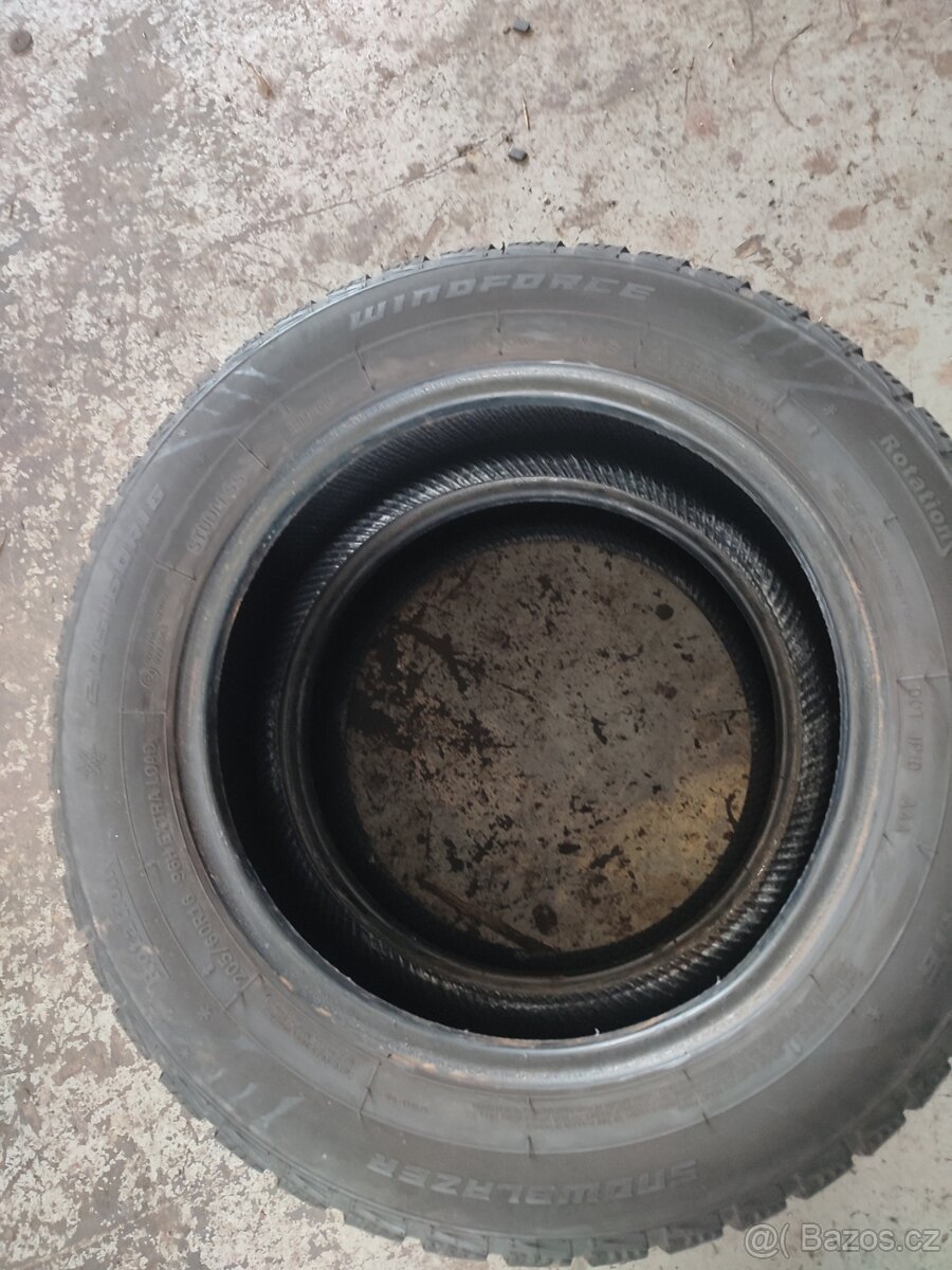 205/60R16 - 3