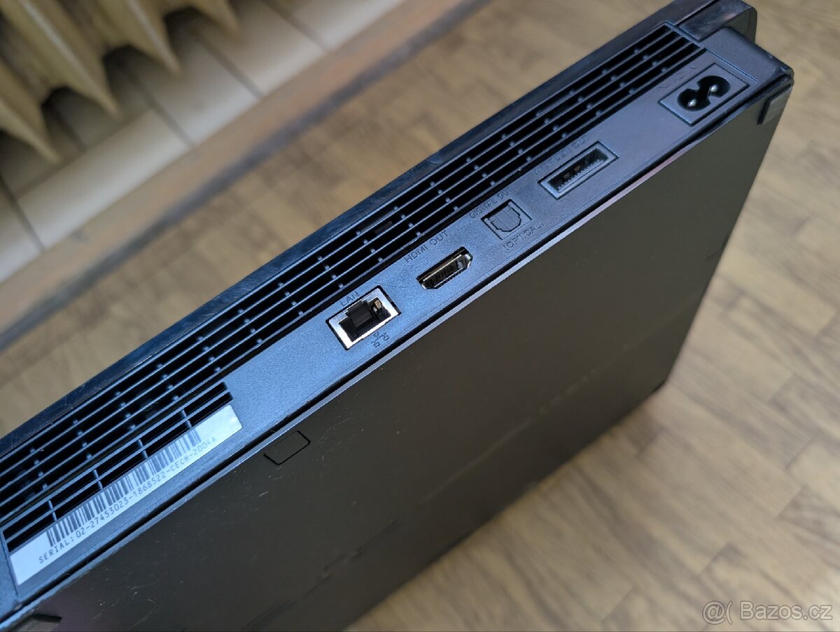 PlayStation 3 + hry a ovladač - 3